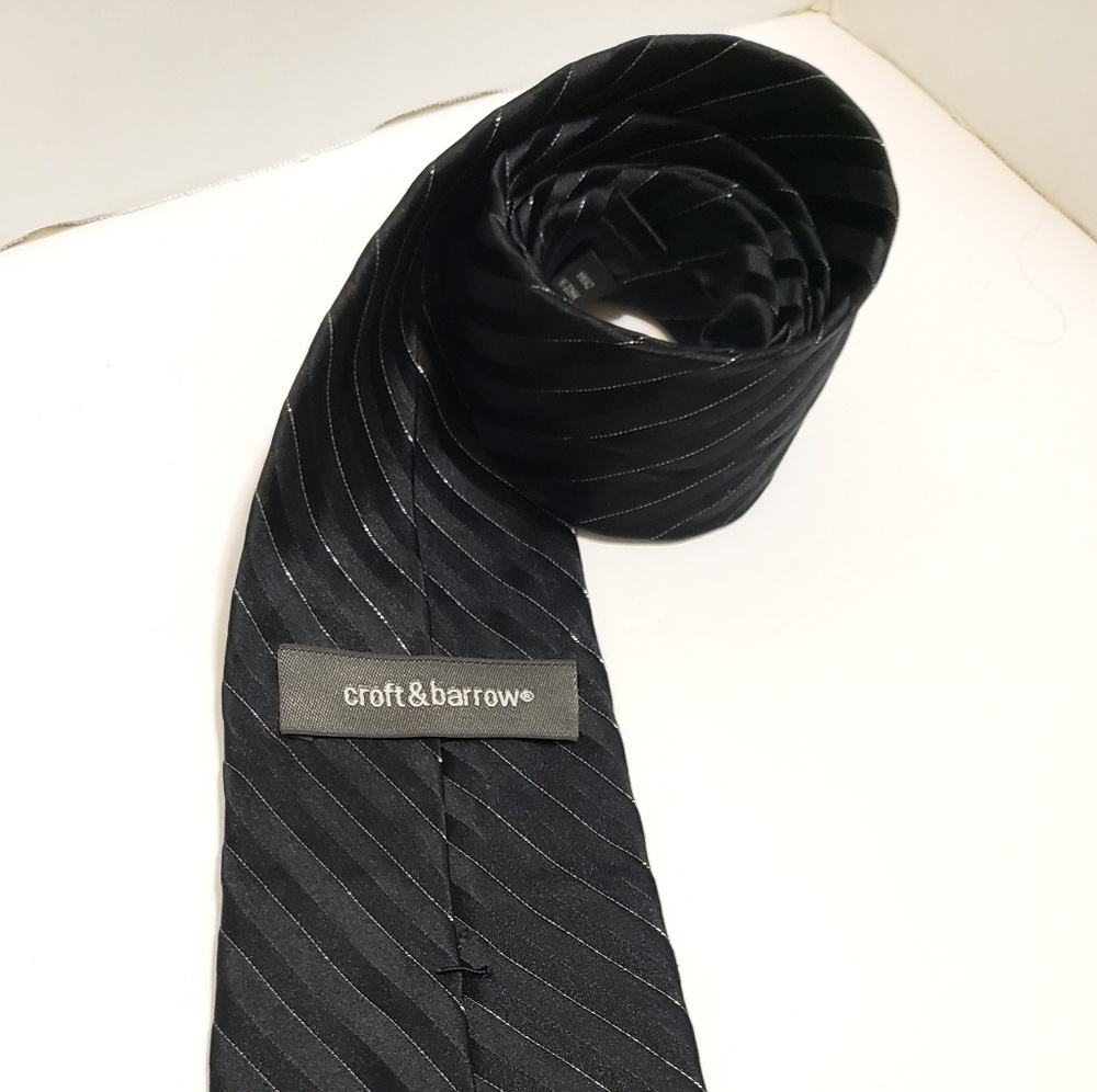 Croft & Barrow black striped tie